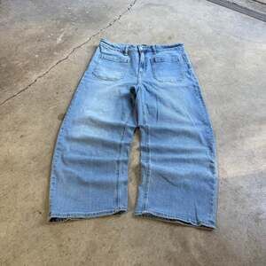 Quince Bella Stretch Patch Pocket Wide Leg Crop Jeans Light Wash